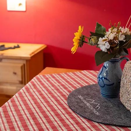Der Lamprechthof Apartment *